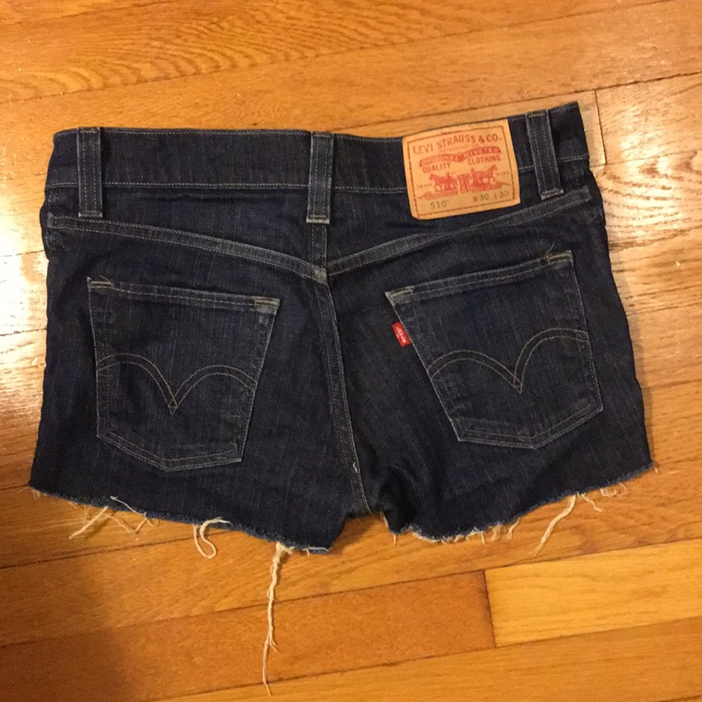 Levi’s cut off denim shorts 99% cotton